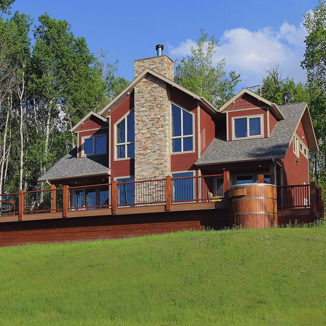 Collyerconstruc's tweet photo. It is officially summer here in Clear Lake Country!  This gorgeous lakefront retreat is what cottage dreams are made of!  Check out all of the great details and on trend copper accents. https://t.co/qk4Ssad6Uc