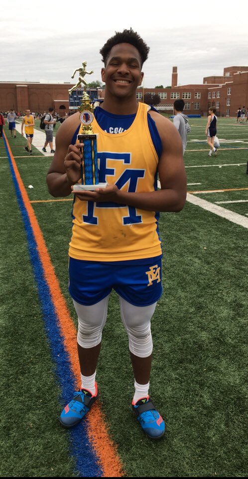 EMXCTF's tweet photo. Make sure to wish @TShyneJohnson14 and @brandonlove_22 good luck in tomorrowโs NY State Championship Meet! #EMTF #ThrowFar #VaultHigh https://t.co/AWeigYqbEX