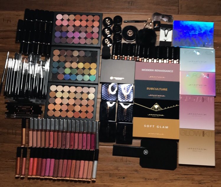 hfpmakeup's tweet photo. thank you. iβm so grateful @norvina1 @ABHcosmetics https://t.co/Czarmfb5QV