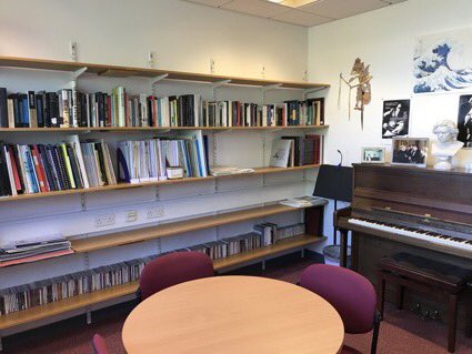 jevoke's tweet photo. Now that @PaulMealor Office is in order, time for some color and decoration !  A model is on the left!!!  @WCCNJ @jevoke https://t.co/bdi0BeN9Xk