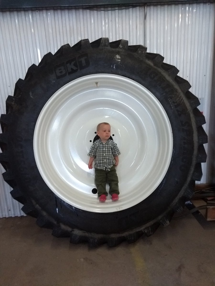 Sprayer is getting new tires and rims. <a href="/oktire/">OK Tire Stores Inc.</a> <a href="/BKTtires/">BKT Tires</a>  <a href="/CornerEquipment/">Corner Equipment</a>   first set of BKT agrimax Spargo 420/95r50 in North America. They are Giants.