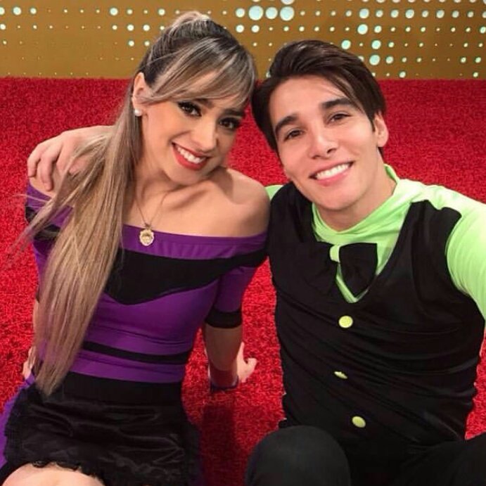 HermanosSotelo2's tweet photo. #NuevaFotoDePerfil mis favoritos por siempre😍 @MarinaSoteIo @AlexSoteIo ❤ https://t.co/jN55EvWalG