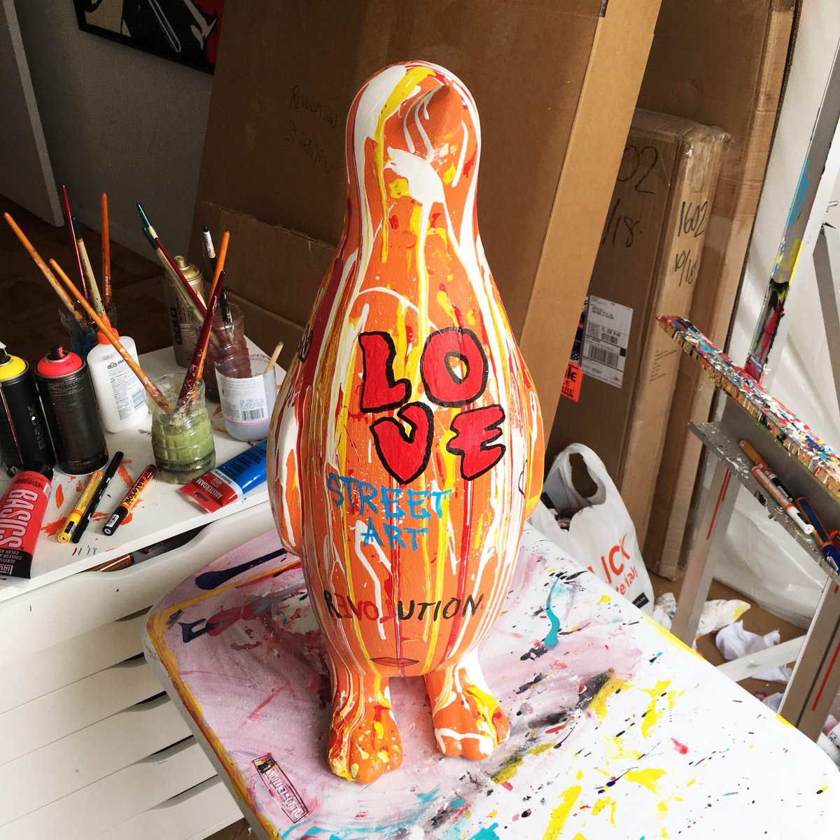 LeClosier's tweet photo. NEW PENGUINS SERIE! 
First one is the “Brooklyn Penguin”: acrylic on resin sculpture, 23”x9”x9”. DM me for inquiries. 
#sculpture #popart #resin #urbanart #urbanartist #urbanartnyc #artcollectors #artgalleriesnyc #leclosier #brooklyn #penguin #interiordesigner #designart https://t.co/0LEZ1MAoGV