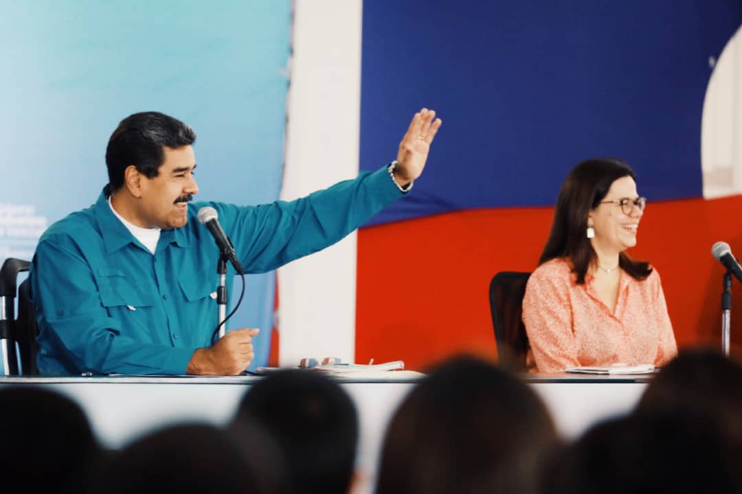 Muy contento con esta jornada de trabajo, comuneros llenos de propuestas concretas para las soluciones que necesita Venezuela. Debemos aprender a ser como ellos, humildes, trabajadores, prácticos y militantes de la Revolución. ¡Rumbo a la Revolución Comunal!