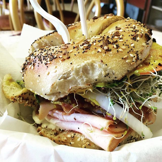 Locate_Eat's tweet photo. Lox and cream cheese sandwich. Cream cheese, smoked lox and veggies of your choice. $6.05. About 400 calories

#lox #creamcheese #bagle #sandwich  #breakfastsandwich #fishsandwich

Credit: @andrewhix https://t.co/uiK8yZ50rV https://t.co/DPYgOw9Opy