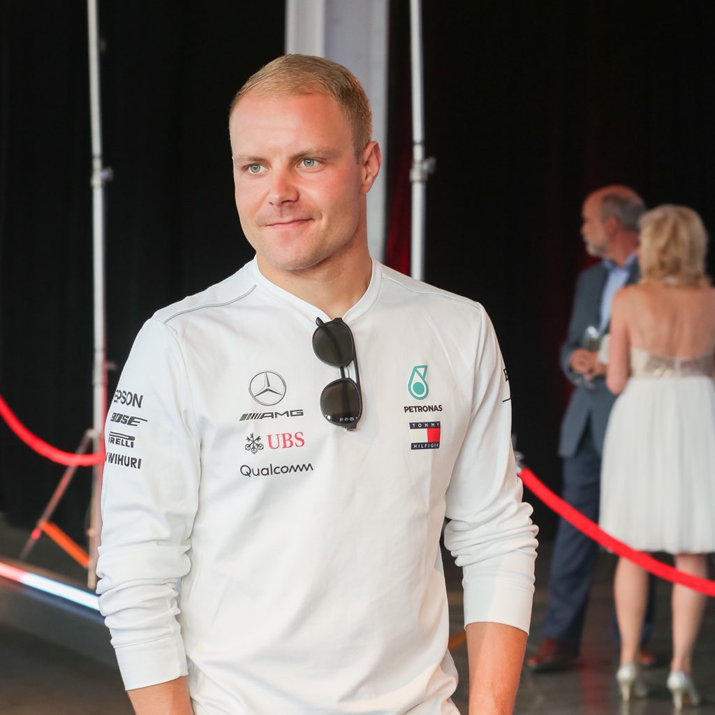MercedesBenzCDN's tweet photo. A red carpet entrance by Valtteri Bottas, amazing cuisine and live music for the perfect start to the F1 Canadian Grand Prix. @MercedesAMGF1 #CanadianGP #F1 https://t.co/DXS1c0G2UF