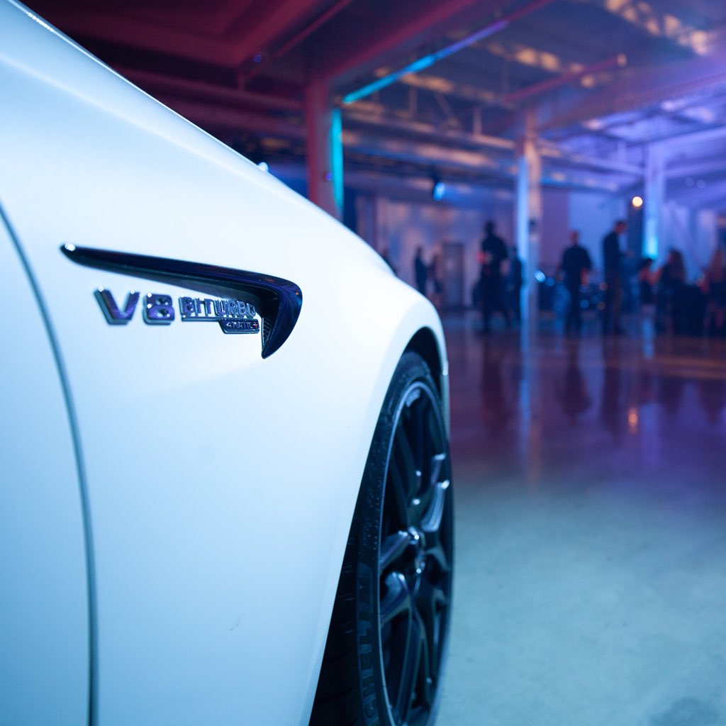 MercedesBenzCDN's tweet photo. A red carpet entrance by Valtteri Bottas, amazing cuisine and live music for the perfect start to the F1 Canadian Grand Prix. @MercedesAMGF1 #CanadianGP #F1 https://t.co/DXS1c0G2UF
