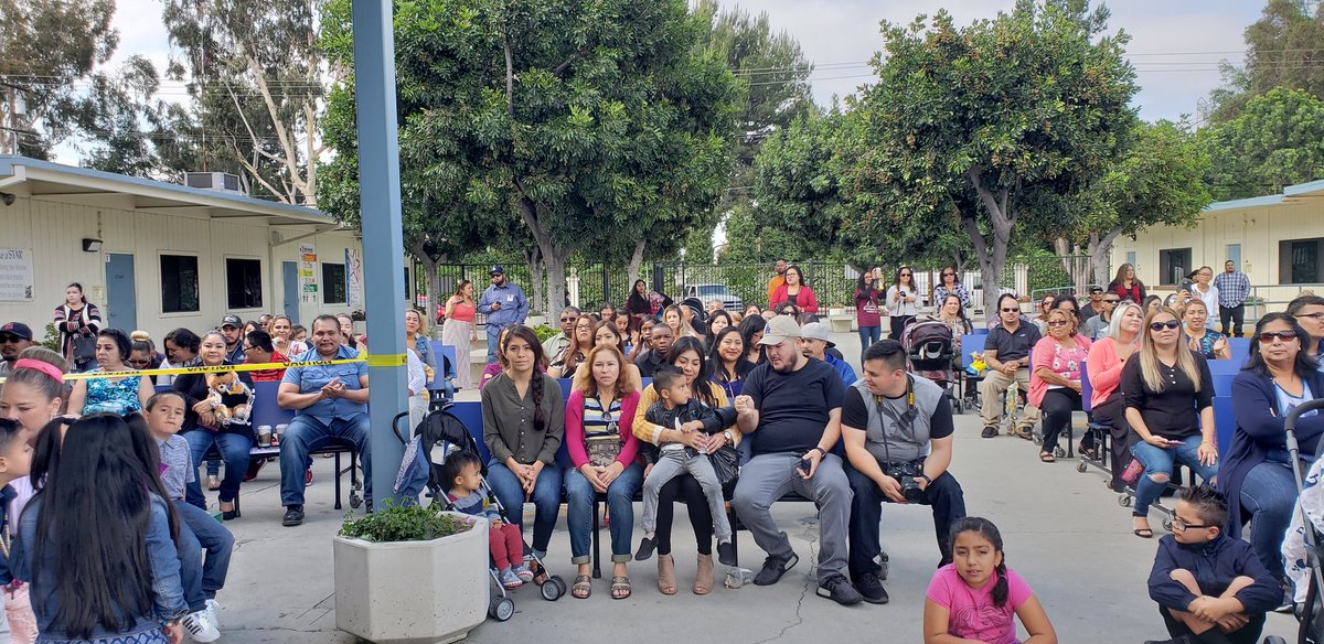 WirtzWizards's tweet photo. Parents waiting for the ceremony to begin. #WirtzWizards #WeArePUSD #KinderPromotion https://t.co/yOdXGob4Pk
