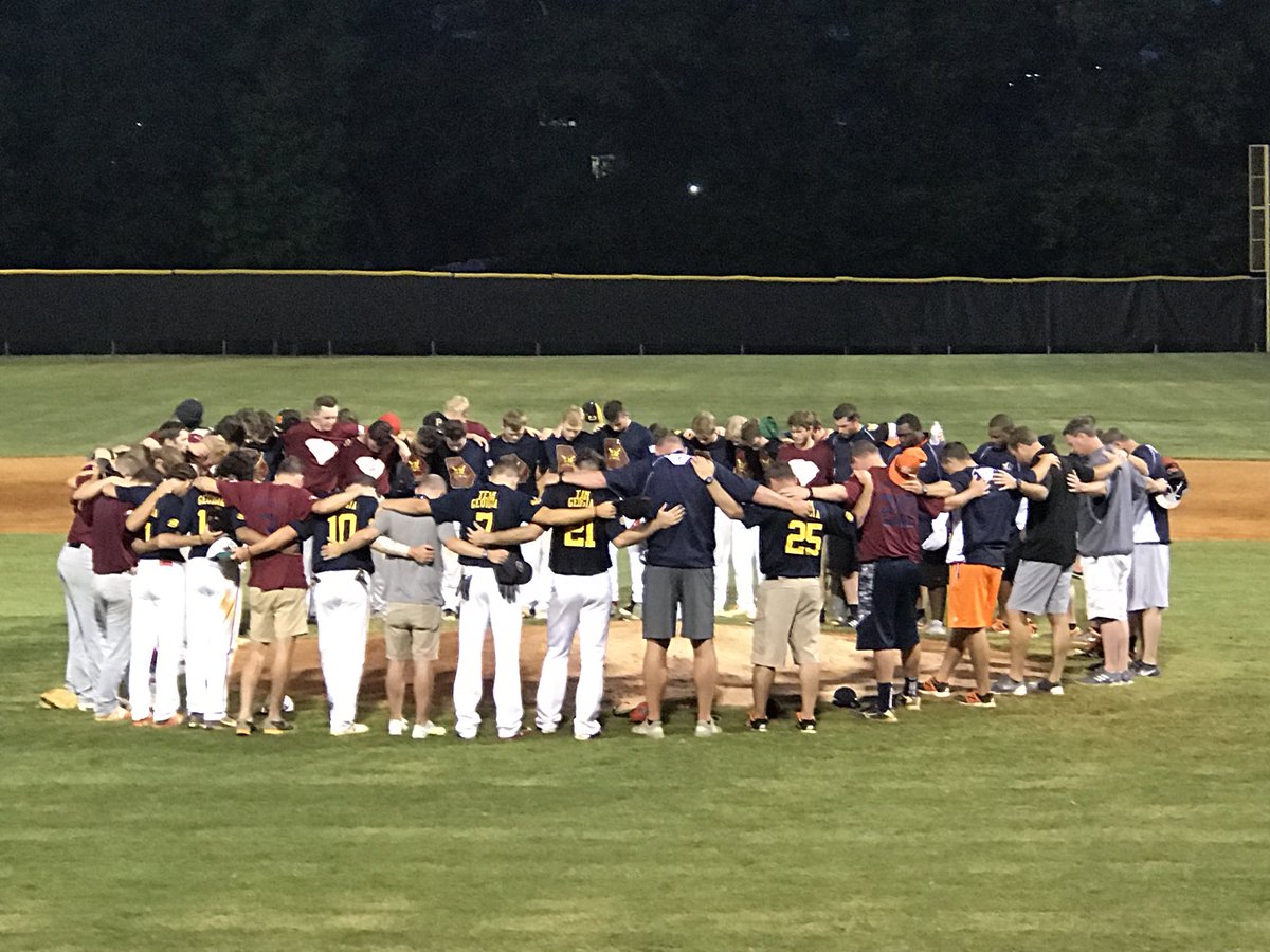 CoachMyers38's tweet photo. Awesome job by both teams. Great memories were made. Praise Him win or lose. #SCvsGA #FCA https://t.co/UVumMJEgIj
