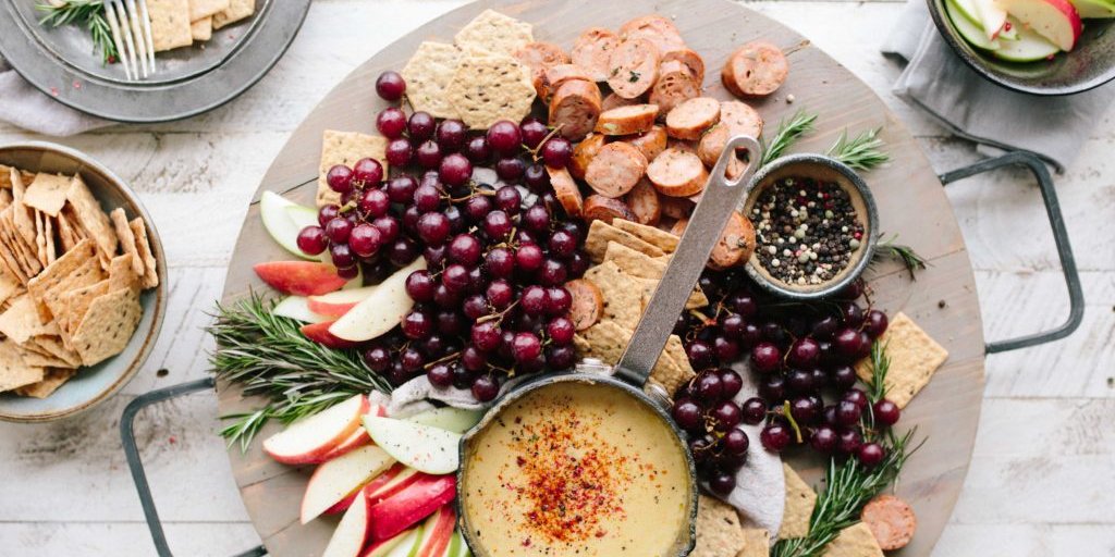 UDistrictYYC's tweet photo. Looking for some new summer flavours? Check out our grocery partner @saveonfoods for their take on tasty, non-traditional summer eats that everyone can enjoy: https://t.co/ARssylxx52 #FreshSolutions #UDLife https://t.co/drG7gMuOWI