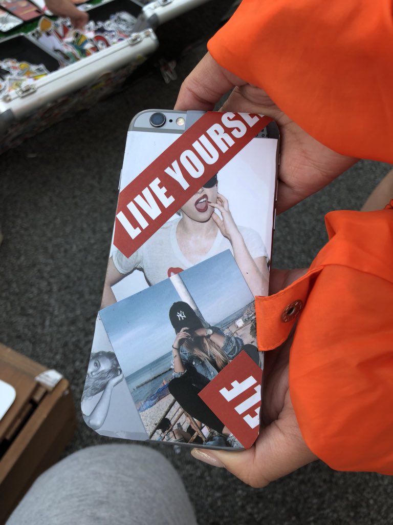 街のステッカー屋さん これまでのステッカーボムケース集です 明日sticker Fesご来場の方に無料で作ります 当日来れない方は 作り方動画をご覧ください T Co Y6frxmg8jt 日時 6 9 10 2days 場所 Auショップ渋谷 東京都 時間 11 00