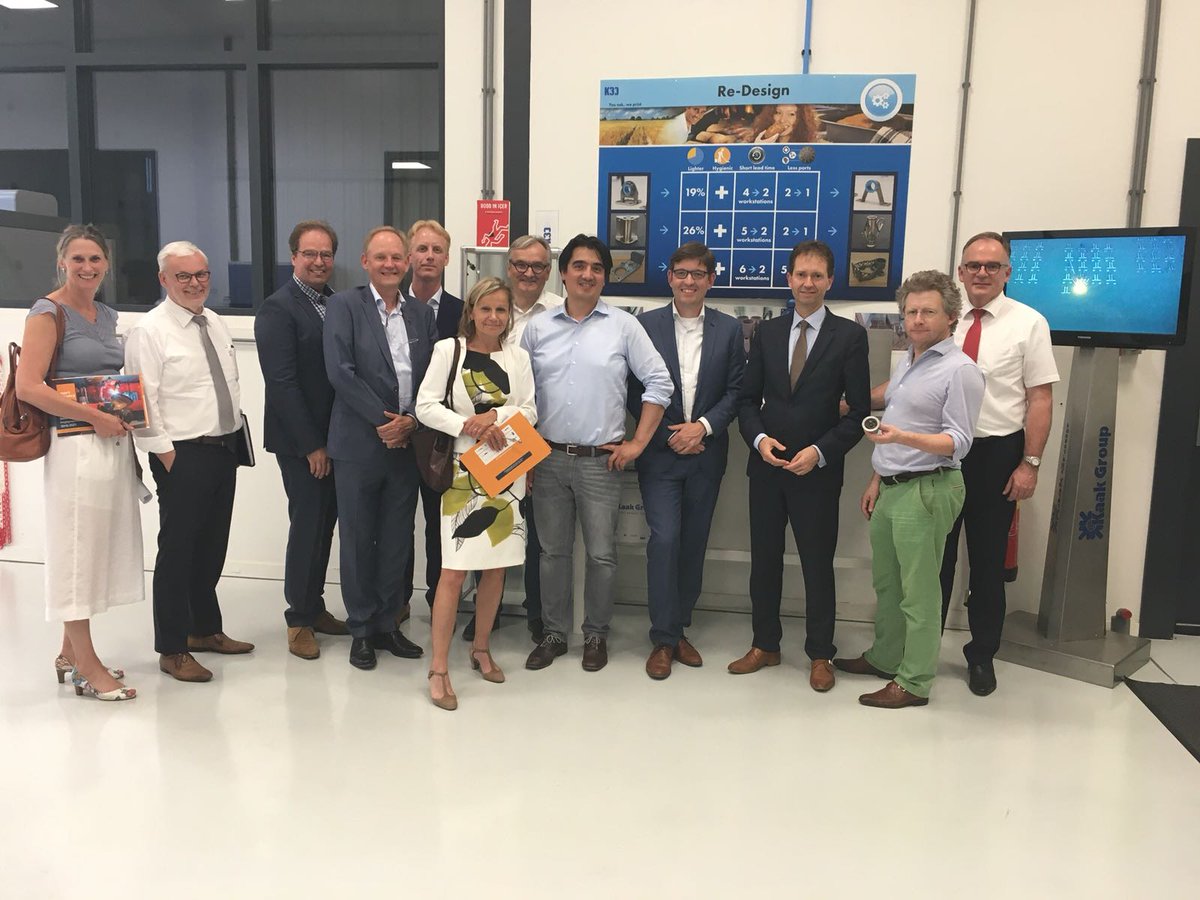 Mooie <a href="/Boost_NL/">BOOSTnl</a> bijeenkomst met gedeputeerden <a href="/vanHijum/">Eddy van Hijum</a> en @MichielScheffer bij <a href="/KaakGroup/">Royal Kaak</a>.  smartindustryoost.nl