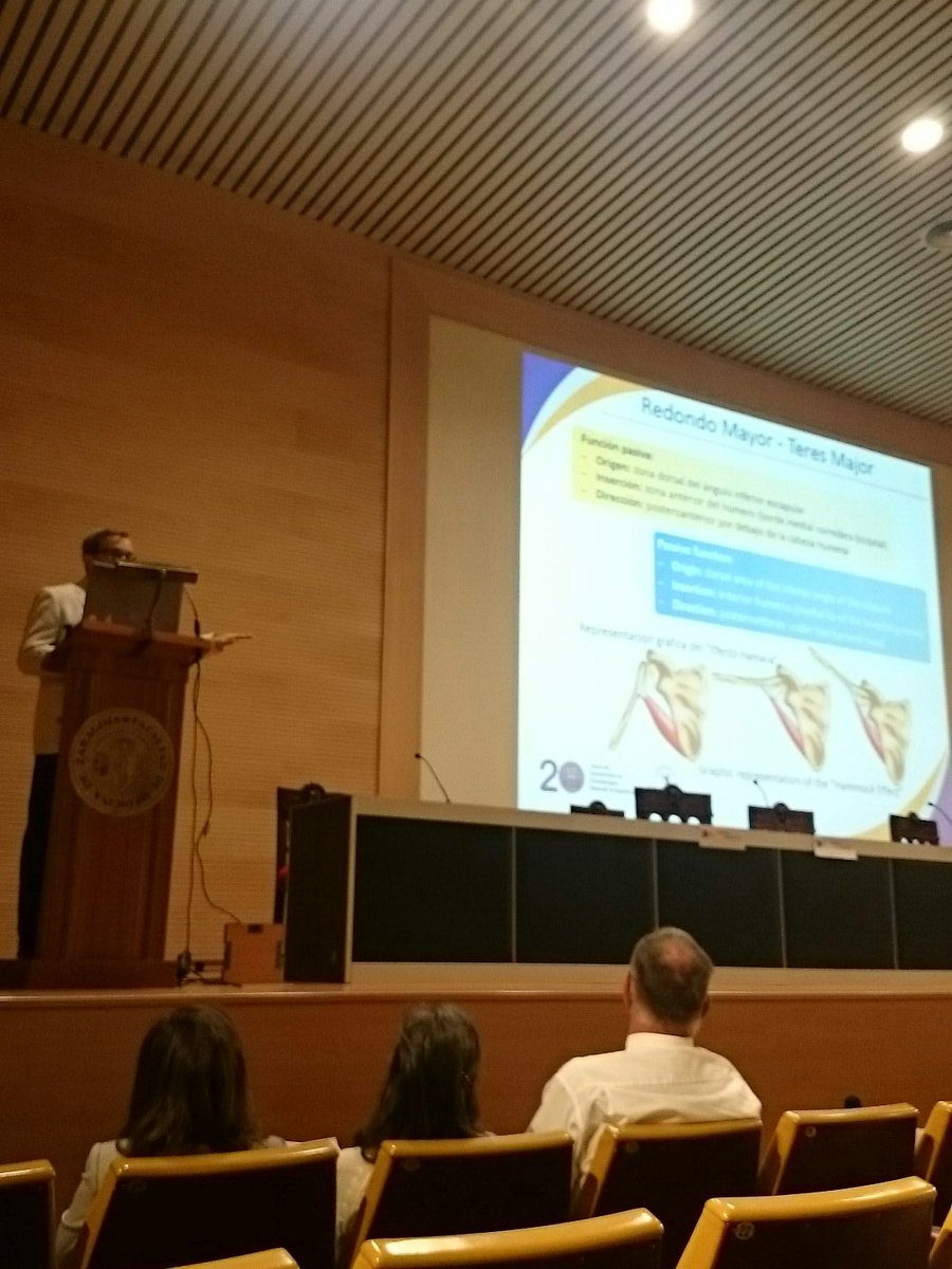 OMTSpain's tweet photo. El profesor Dr Martín Barra nos recuerda la gran importancia del músculo redondo mayor @SaludUIC #IIICONGRESOOMT #20yearsofomt https://t.co/hRBaMUxQR9
