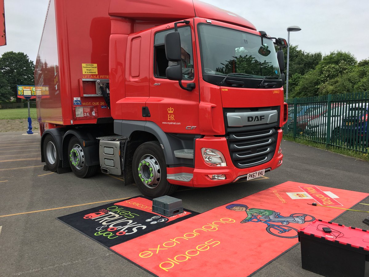 Safer Roads Berks (@saferberkshire) on Twitter photo Day 4 of our “Bikes, Big Trucks and You” campaign about to get underway in Thatcham with support from <a href="/RoyalMail/">Royal Mail</a> Day 4 of our “Bikes, Big Trucks and You” campaign about to get underway in Thatcham with support from <a href="/RoyalMail/">Royal Mail</a>