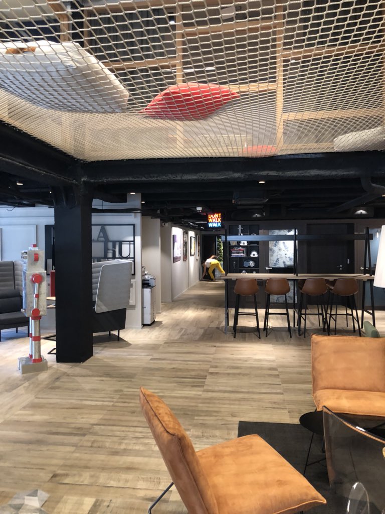 .<a href="/lahunecoworking/">La HUNE Coworking</a> est ouverte au <a href="/LH_LeHavre/">Le Havre</a> , un bel espace avec les huns et les hunes pour travailler autrement et en communauté #LeHavre #Coworking #Business