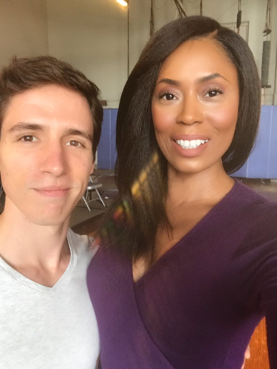 KamilleMcCuin's tweet photo. “Ohhhh Snapchat!!!! Adam Henslee is in the house!!!” #itskamillewithak #libracuspscorpio #actorslife #actors #neworleans #setlife https://t.co/I8TYU1pLjj