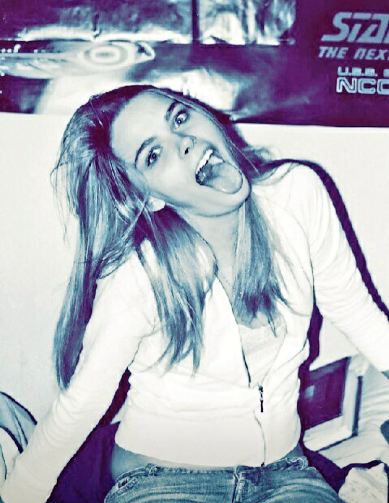 therealmallone's tweet photo. #ThursdayThoughts on the day I sat on my boyfriends bed and he took this. I was 16 #notmuchhaschanged #FirstSignYouAreGettingOlder https://t.co/jZNmHVShnh