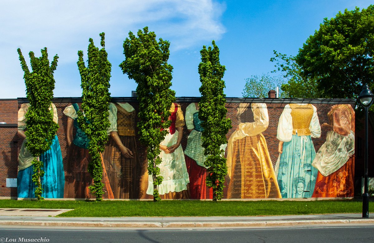 loumusac's tweet photo. Try to blend in they said! #muralart #PointStCharles #LesFilleDuRoi #urbanart https://t.co/6DtZVXxp2v