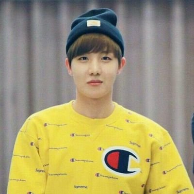 loveableyoongi's tweet photo. Yellow is my Truly fave color 😊😂
@BTS_twt https://t.co/chUwVAjLG3