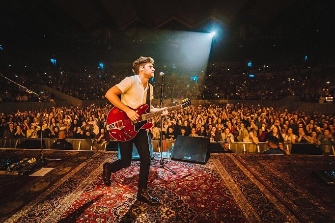 NJHNEWS's tweet photo. niallhoran: MELBOURNE 🇦🇺 📸 @gleesonjess https://t.co/qubHD1uAfJ