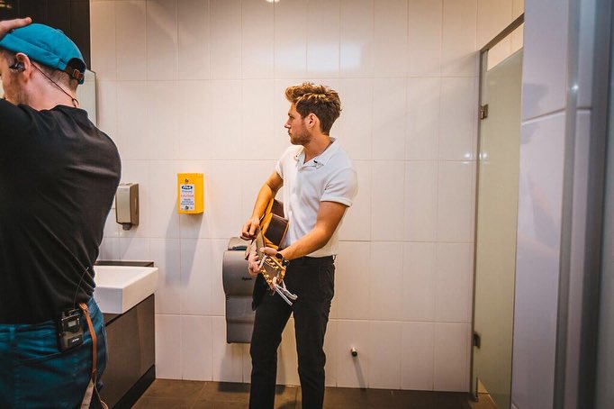 NJHNEWS's tweet photo. niallhoran: https://t.co/YjxJAmmM5q