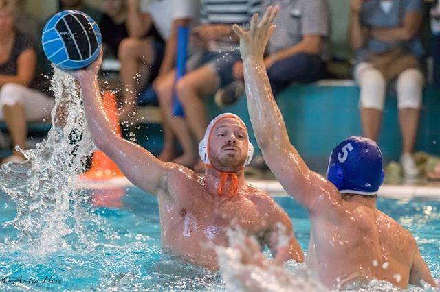 AthSportphoto's tweet photo. @waterpolo_oldenzaal v @zvdeham
#waterpolo #ozpc #zvdeham https://t.co/z8bgbVTe7V https://t.co/RuJbVZvsI3