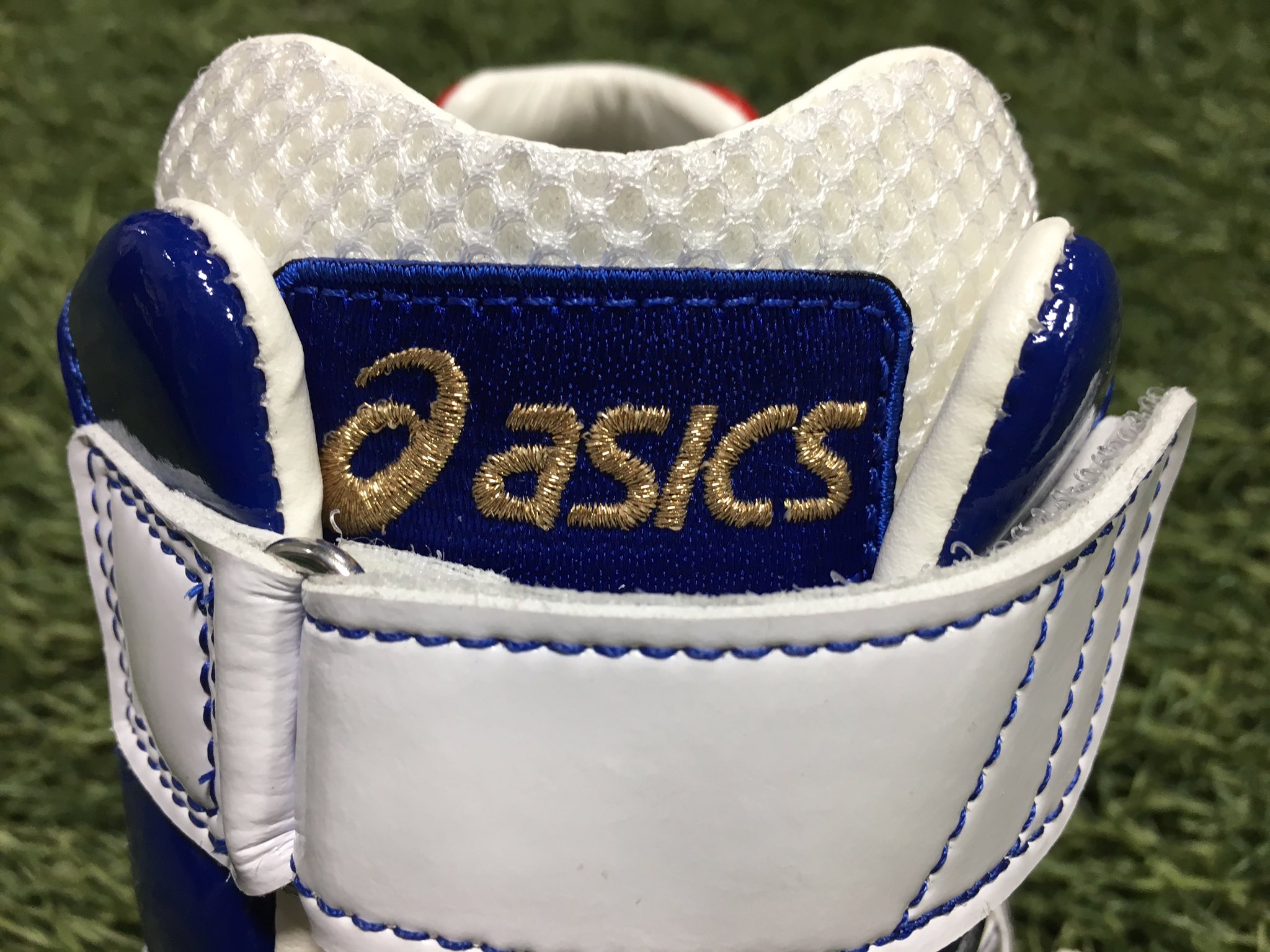ASICS 28.5cmのみ ホワイト×ネイビー アシックス 野球