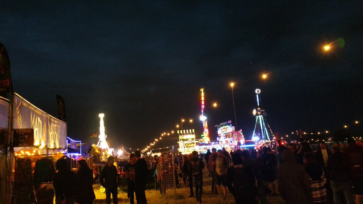 crowdpleaser's tweet photo. Well #HatFans last night @DownloadFest consisted mainly of me wandering round like a wide eyed kid. Oh and hats #toomuchchoice
Contemplating a #tattoo a #tunnel and a #BellyBar
I appear to have only packed my #puzzledface https://t.co/S8aAvaJ4I9