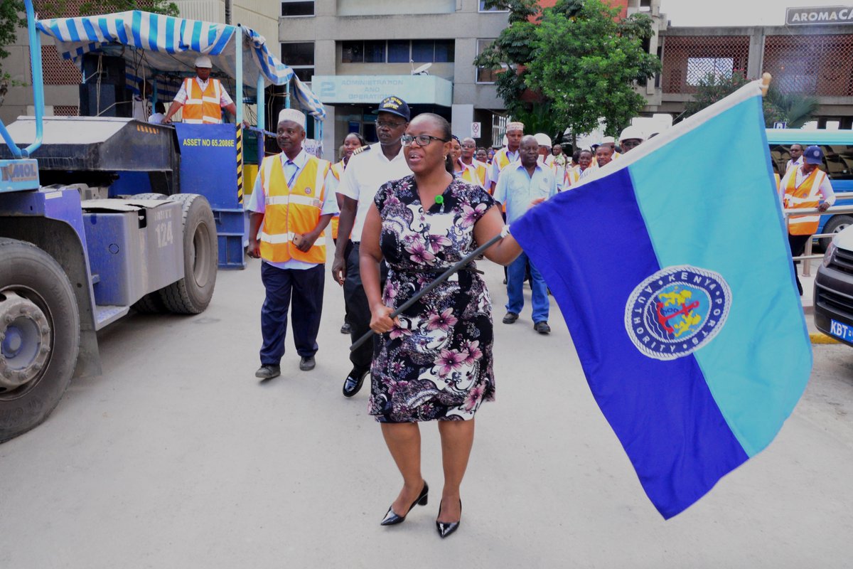 dannisha_white's tweet photo. We still want to see these kind of endeavors, where a MD like Catherine Mturi-Wairi besides improving efficiency encourages safety! LET HER WORK!!!
#LetCatherineWork #PataDocument #MsetoTBT #morningexpressktn https://t.co/YQkvYJFsLe