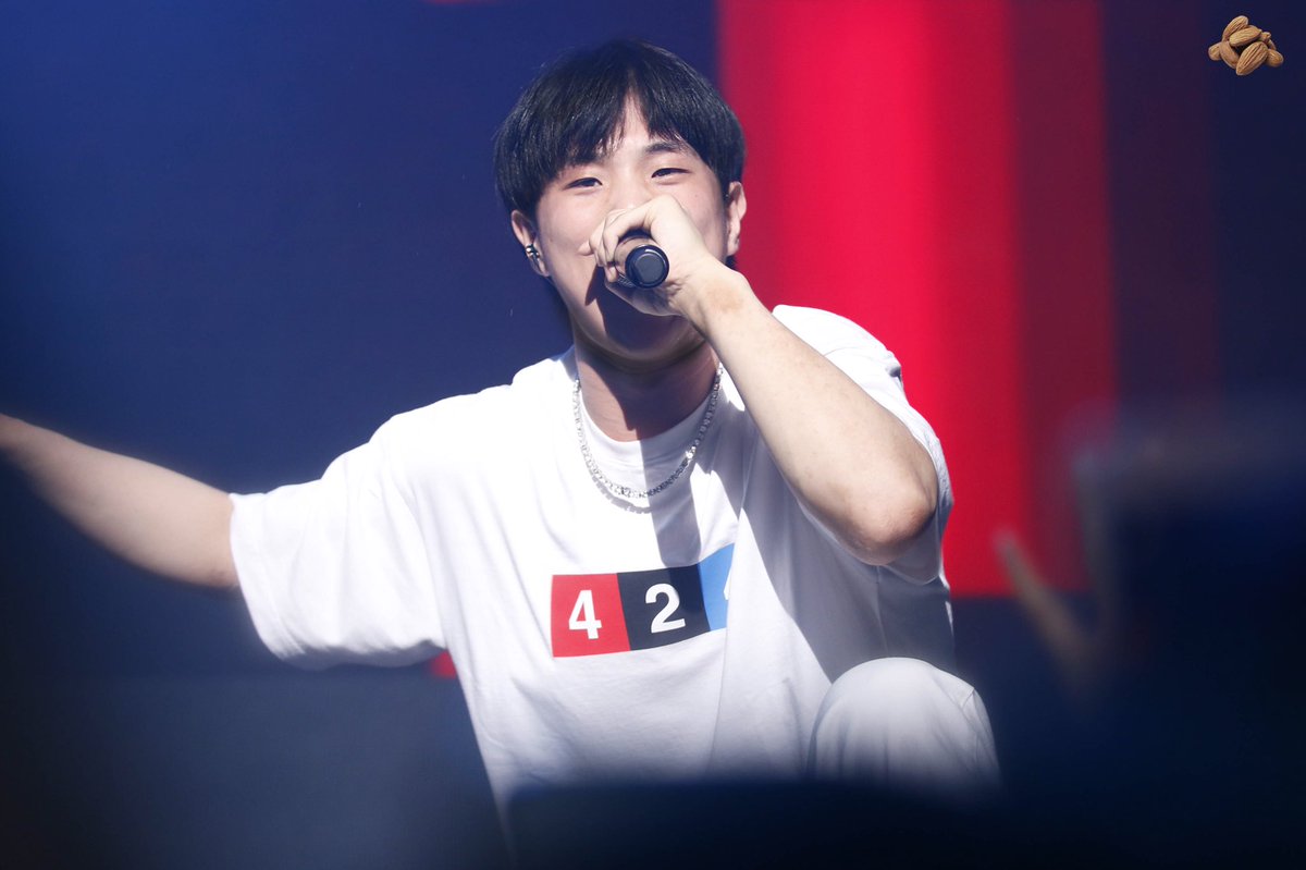 A_MOND_0326's tweet photo. 180606 The monster concert #9 
180606 더몬스터 콘서트 #9 

( *｀ω´)

#김윤호 #yenjamin #옌자민 https://t.co/qfYT3VW7Ap