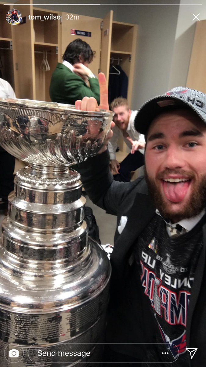 i_bern_em's tweet image. RT to piss off a penguins fan