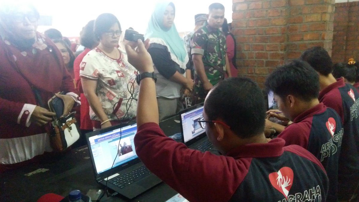 fadhilcasmito's tweet photo. - Pasar Murah untuk membantu masyarakat kurang mampu dalam mencukupi kebutuhannya
#PasarMurahAGP
#AGPeduli
#Pasarmurah 
@agpeduli
@tamblingwildlife 
@agnezmo
@agpeduli
@TamblingID
@agnezmo https://t.co/ZKfVG3X5Jz