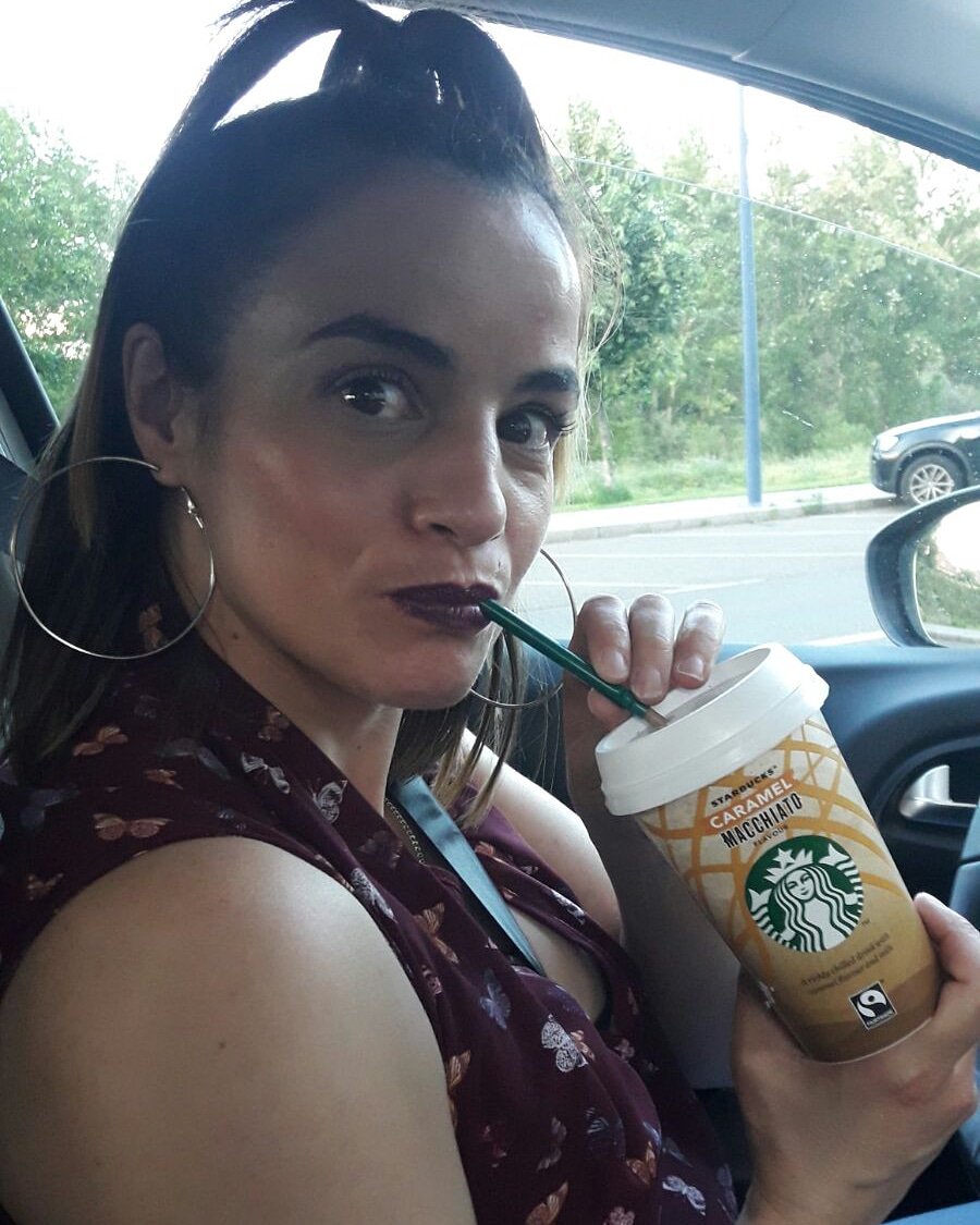 AdrianaArriolaG's tweet photo. Buenos días!!! 😊
Ya es viernes!!🎊🎉
Un cafetín fresquito por favor,a cualquier hora en cualquier lugar!!!😋😋.
.
.
.
.
#ChilledClassisc #trnd #trndespaña @trnd_es @starbucks_es #yosoytrnd #marketing #meencantaelmarketing #disfrutandodeproyectos #disfrutandodeproductos https://t.co/LuIheO2BoZ