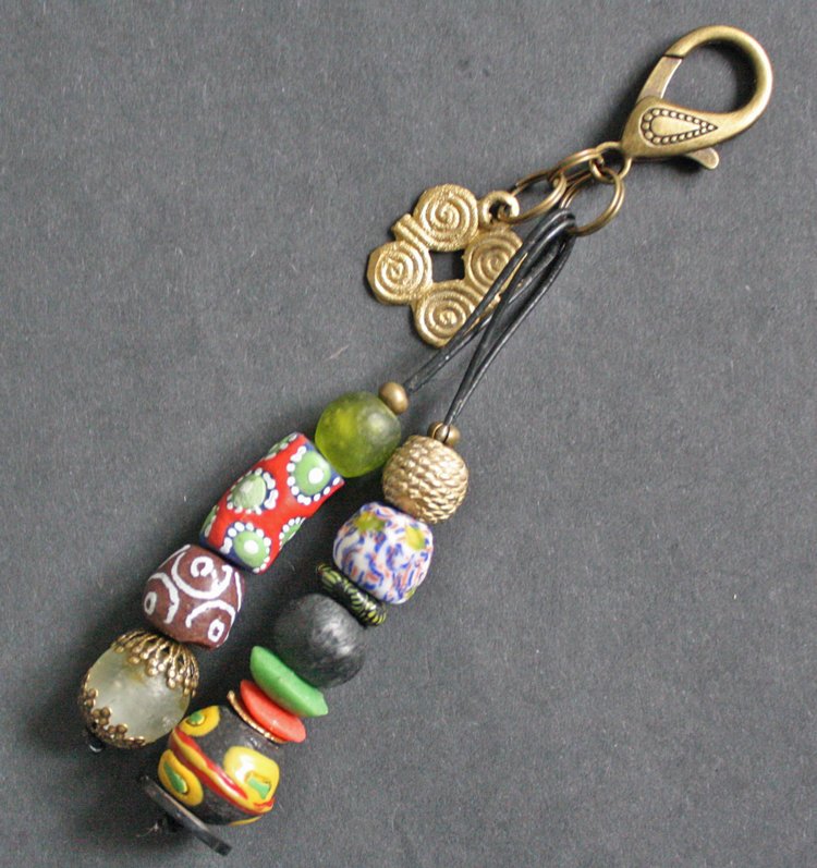 BeadsAfrican's tweet photo. Thanks for the great review RA. β
β
β
β
β
! https://t.co/ZZ4cUZaPFd #etsy #accessories #charm #zippull #rainbow #africanbagcharm #africangift #africagifts #recycledbagcharm #giftforher. See more like these in my shop https://t.co/yZCAUyyj9x