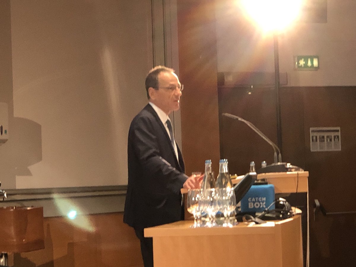 ChrisSchaffner's tweet photo. Lino Guzzella eröffnet das #eDaysETH Symposium zur Zukunft der nachhaltigen Mobilität! @ETH @eDays_CH https://t.co/VoTHThW9Vf