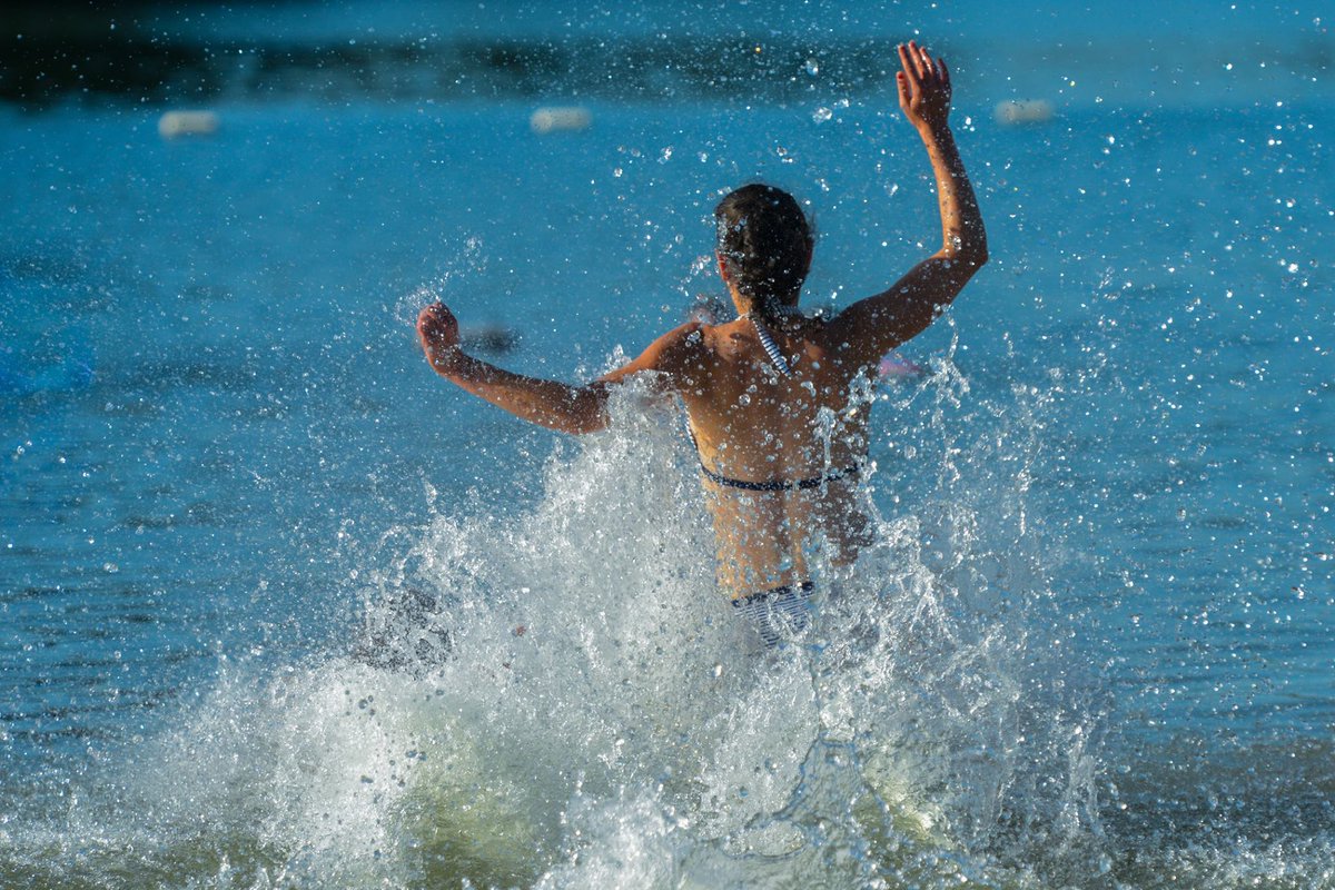 paysmontbeliard's tweet image. Ouverture officielle de la Base de Loisirs du Pays de Montbéliard et de la baignade surveillée (de 11h30 à 19h30) ce samedi 9 juin. On se jette tous à l'eau !
Toutes les infos : bit.ly/1Ge61Lh
Crédit Photos : Simon Daval @sdaval