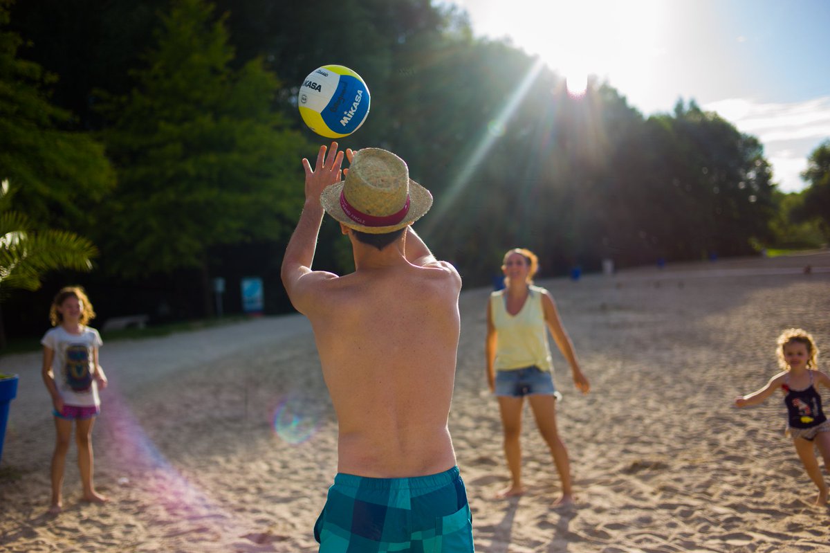 paysmontbeliard's tweet image. Ouverture officielle de la Base de Loisirs du Pays de Montbéliard et de la baignade surveillée (de 11h30 à 19h30) ce samedi 9 juin. On se jette tous à l'eau !
Toutes les infos : bit.ly/1Ge61Lh
Crédit Photos : Simon Daval @sdaval