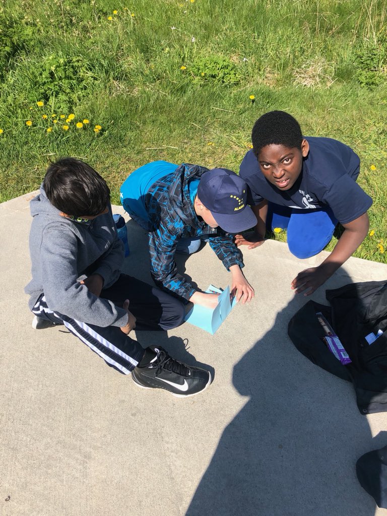 Our Grade 5 class are enjoying their Math Block on the banks of Quidi Vidi lake this morning.  @NLESDCA #loveforlearning #engaged