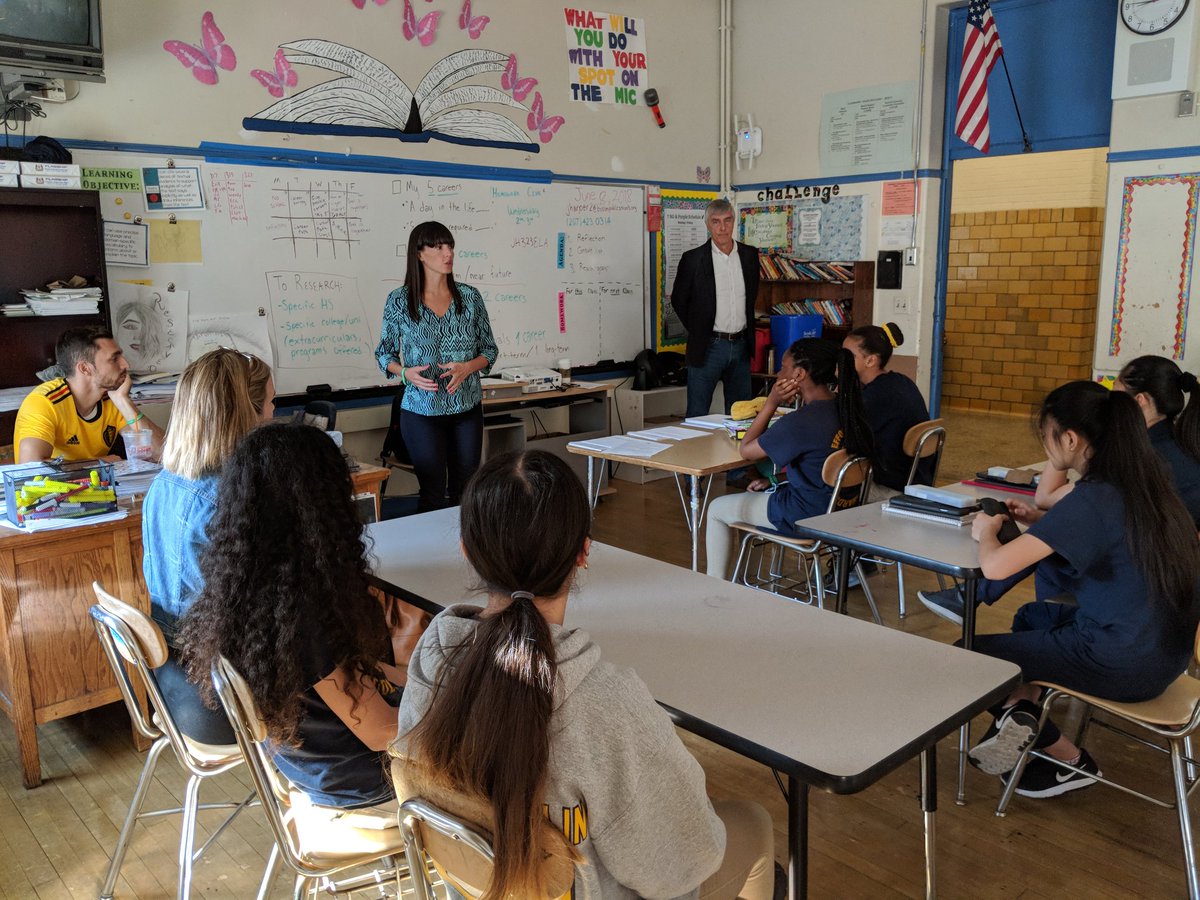 BPSEdwards's tweet image. EMS Eagles researched, developed, and implemented a fundraiser to support suicide awareness in CREW, raising OVER $500 by designing and selling popsockets and bracelets!! @BostonSchools @onebeadthechange, @SuptChang @SamaritansHope