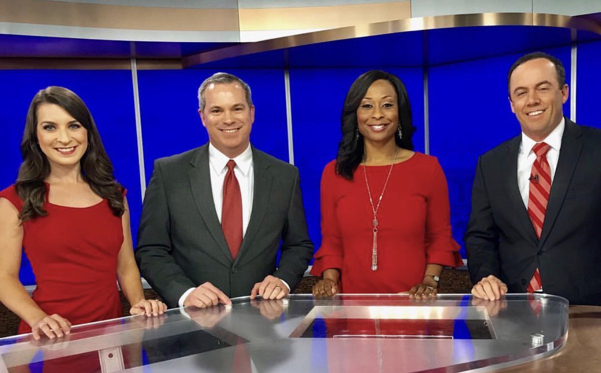 abbeyobrien's tweet photo. Was it planned βοΈπ―π€ @Live5News #amnewsers #redonFriday https://t.co/6xynaVvjCo