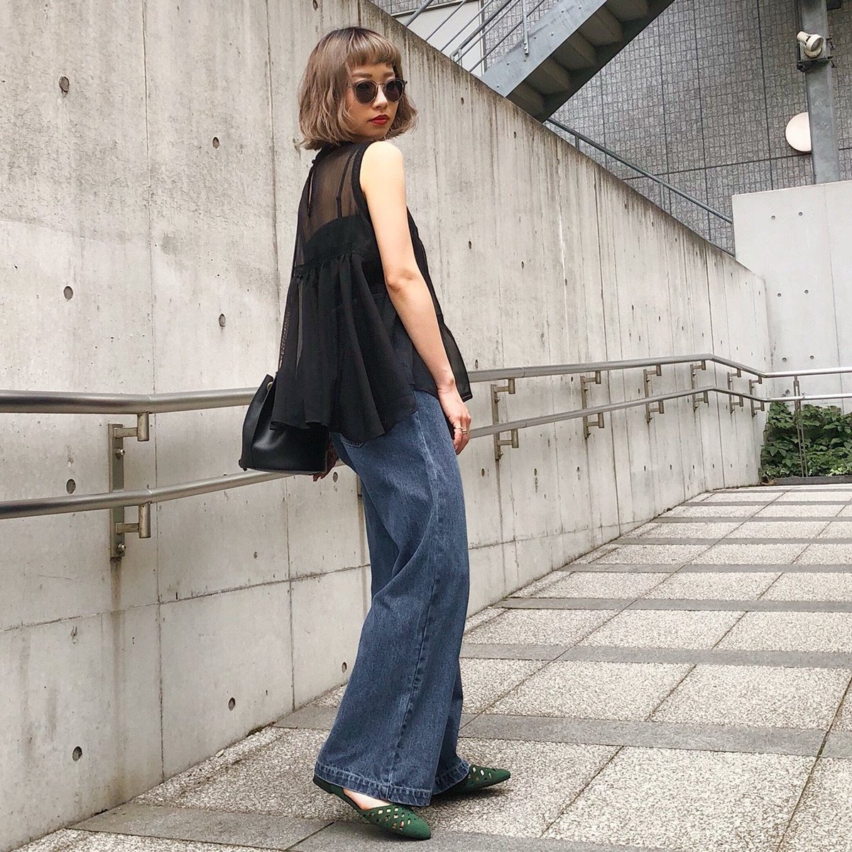 ページボーイ あえて着る サマーダークスタイル ダークカラーでまとめても重たく見えない 夏らしい着こなしやポイントとは Pageboy Pressひねちによる クールな サマーダーク コーデを 一気にご紹介 Check T Co Ti5sqjzm3k