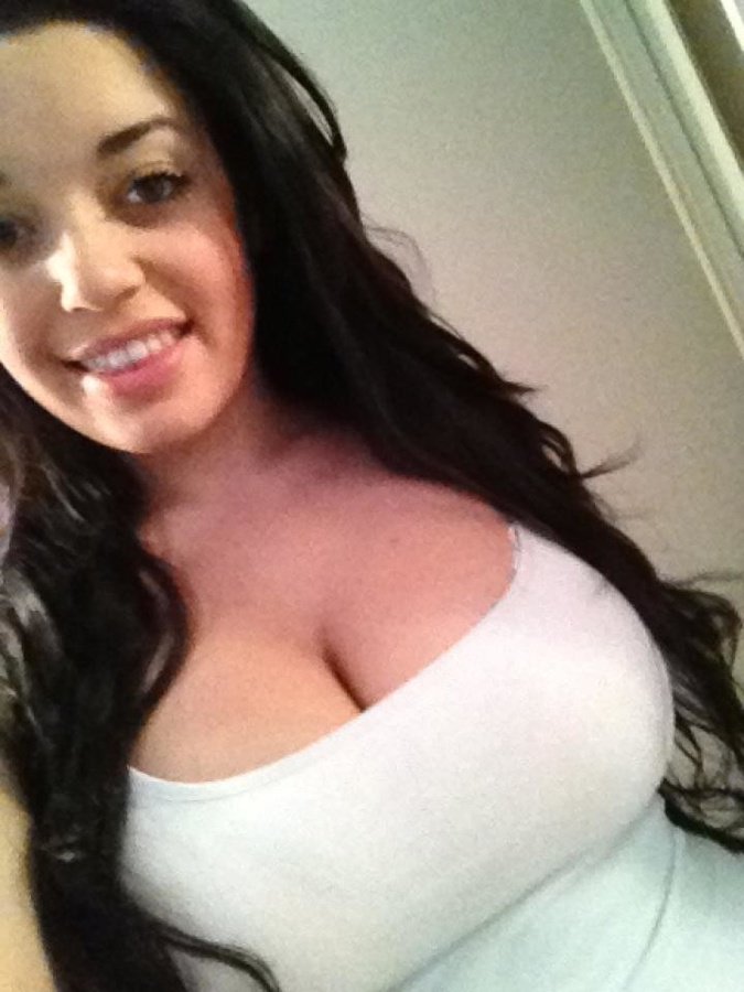 juggs_lovers's tweet photo. #boobsofig #women #tits #lovely https://t.co/h1kau98WkD