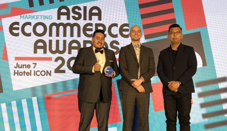 Ve_DACH's tweet photo. Stolz auf unsere Kollegen in Hongkong: @Ve_HKG wird bei den Asia E-Commerce Awards 2018 in der Kategorie "Beste E-Commerce-Lösung" ausgezeichnet. Well done, @JamieDPierre &amp; Team! Mehr Infos: https://t.co/x11ixTFX6k #ecommerce #onlinemarketing https://t.co/IIlh7tzQWp