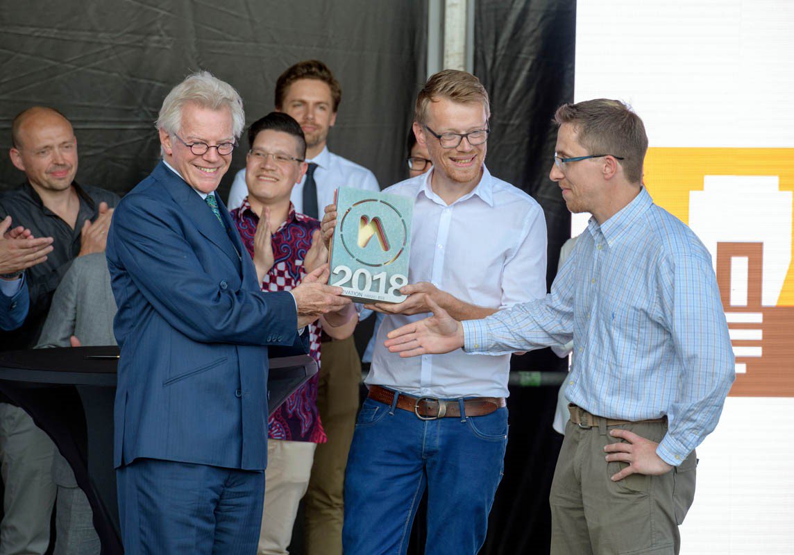 royalihc's tweet photo. We would like to congratulate our partner Netics for winning the #Innovation #Award ZHZ 2018!
#Netics received the award for the GEOWALL®. It is a simple, inexpensive, environmentally-friendly and robust sheeting, made from locally available compressed #dredging sludge. https://t.co/3nQRS0C5XJ