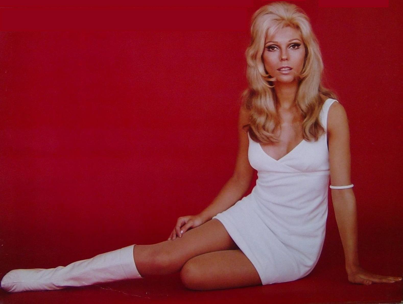 And then I go and spoil it all
by saying something stupid
like...
Happy 78th Birthday Nancy Sinatra! 