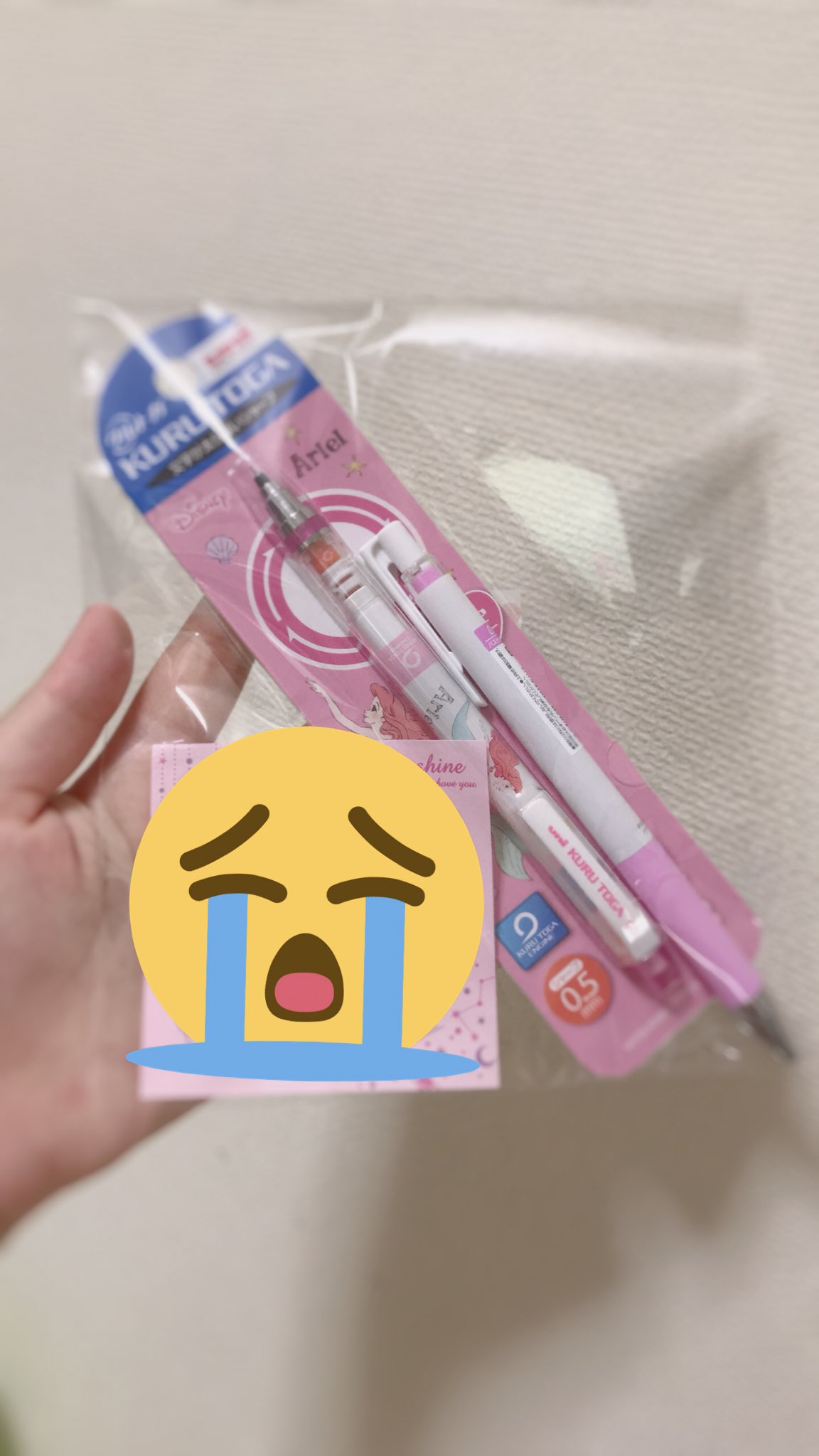 Yuuki ໒ まさかの友達から誕生日プレゼントを頂きました 本当に嬉しかったです しかも大好きなアリエル ありがとう 大切につかうね 誕生日プレゼント クルトガ 文房具 ありがとう T Co Uccw4tgpkg Twitter