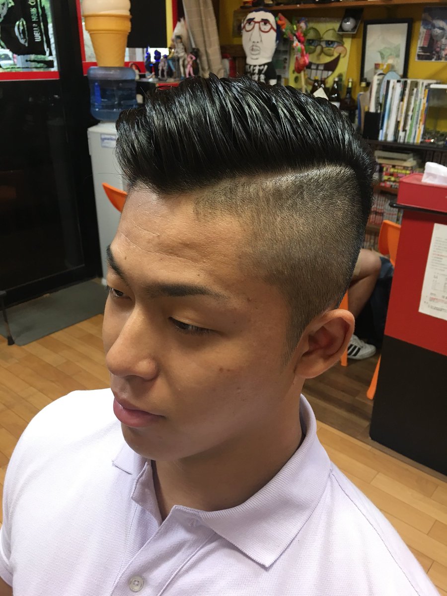 メンズヘアークラブb2 今日のヘアースタイルpart2 トライデンツメンバー 今日もガッツリうすうす刈り上げ パート部分を剃り剃りライン入れました ビフォーアフター