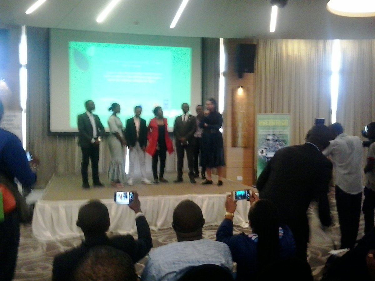 ghislainmbesse's tweet photo. #hackWasteKin : le gagnant est le groupe Congo Clean (pour une vie saine). Ce projet va procéder à la création des poubelles intelligentes équipées d’un code digital. @PNUDRDC @ardyis_cta @kenloh @konnect_cd @Ghiscobaps @243forum @AfyMalungu @LVDPC @AfricaInitiatiP @sansanmaillet https://t.co/fOMlb5rreQ