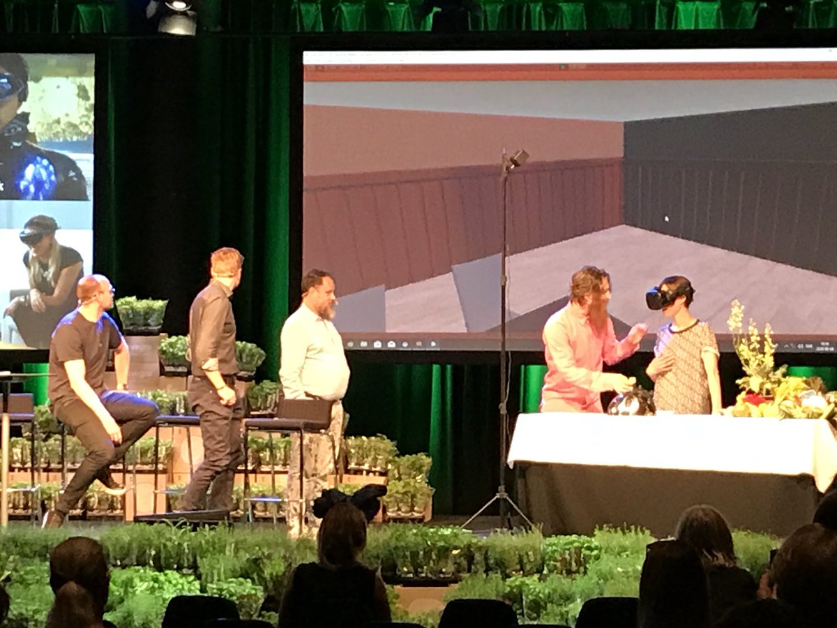 eatit_io's tweet photo. AR/VR and food. Eat one thing and taste something else! What would tour choice be? @SweFoodTech @DiazSwahn  @johanjorgensen #FoodTech #swefoodtech https://t.co/h64Hi1NHOy