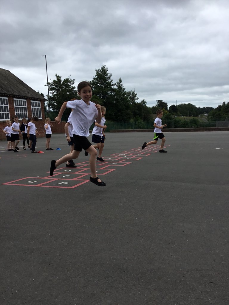 class1_lb's tweet photo. Enjoying a bit of athletics this afternoon with our PE specialist. https://t.co/SHcGXXVYJx